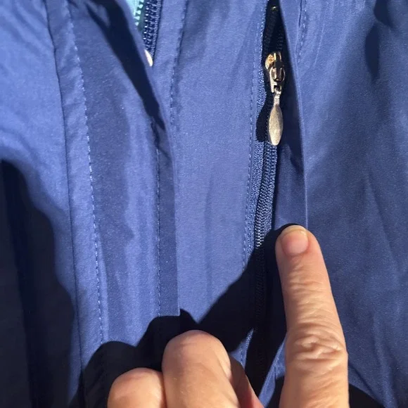 Nike Wind Runner Jacket Ladies Sz XL. Hooded. Blue,‎ White, Teal - Picture 4 of 15